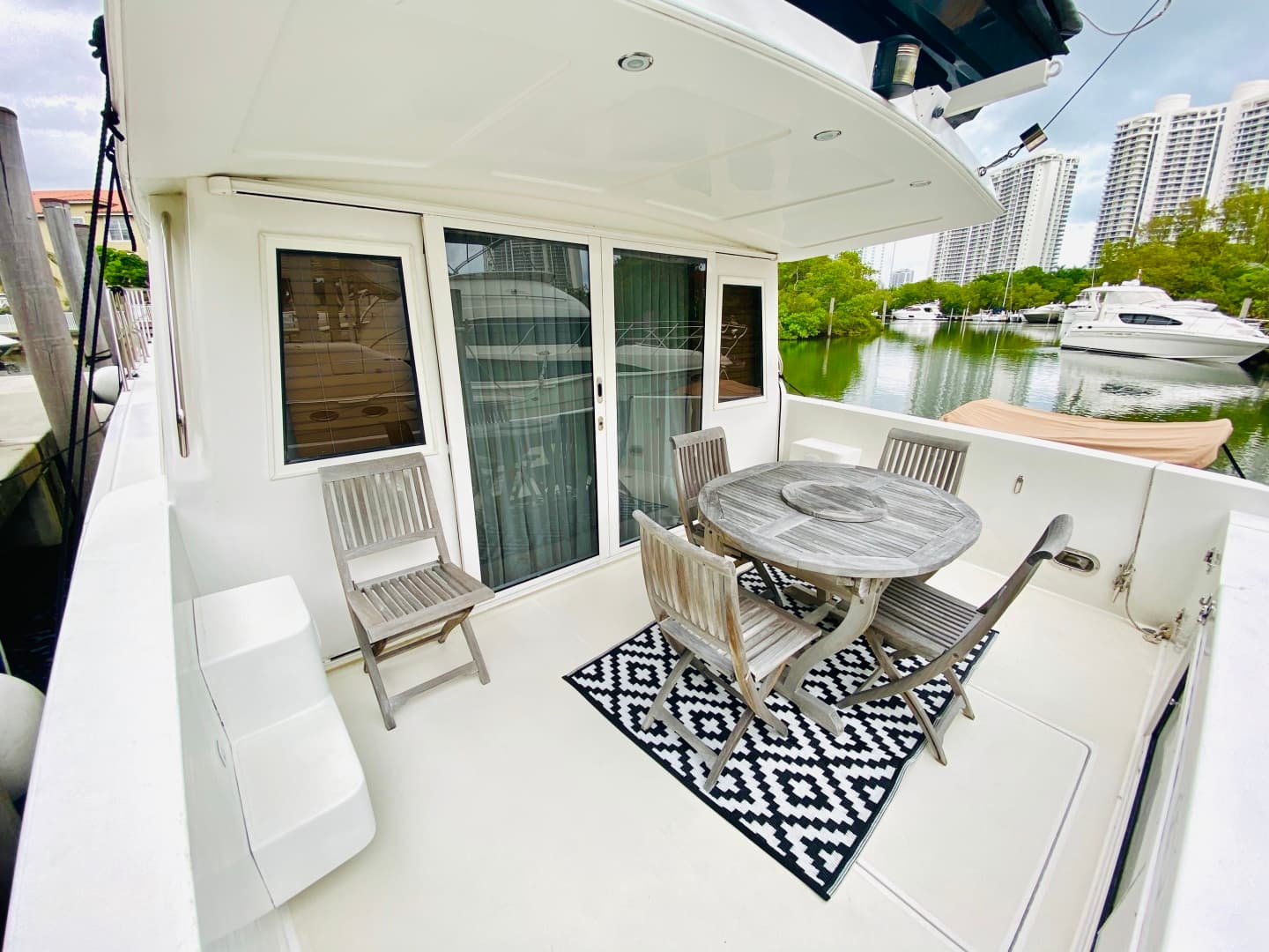 2003 Navigator 5700 Rival