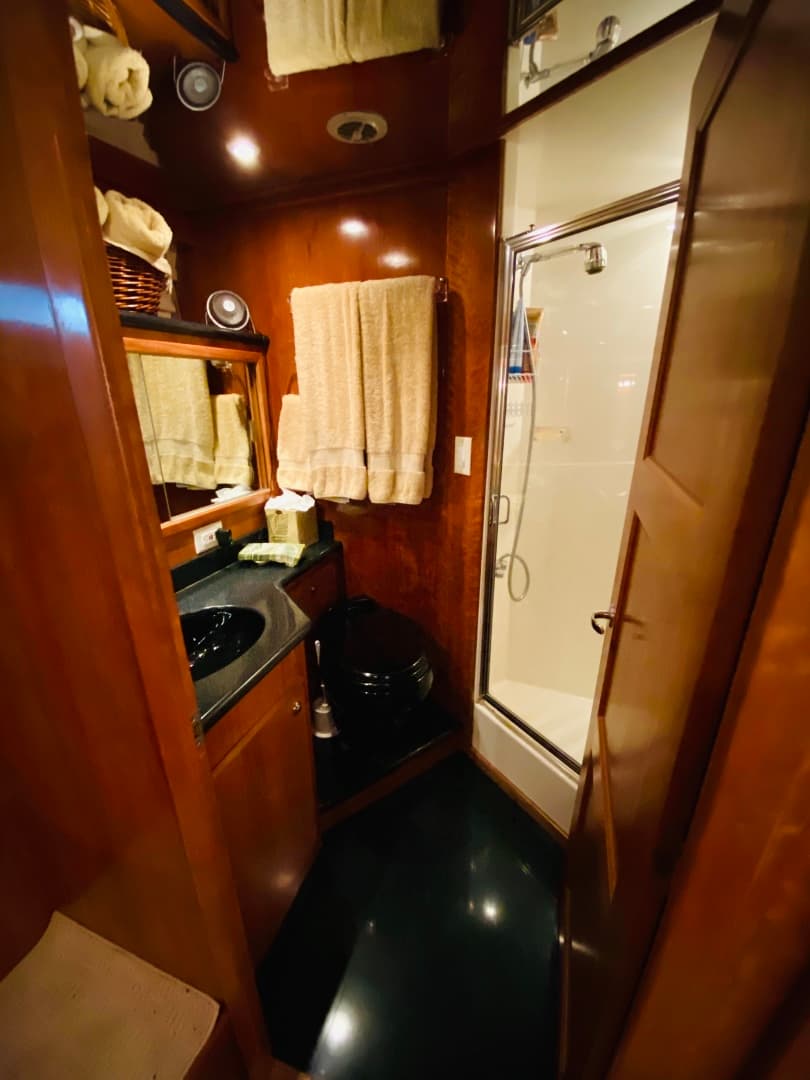 2003 Navigator 5700 Rival