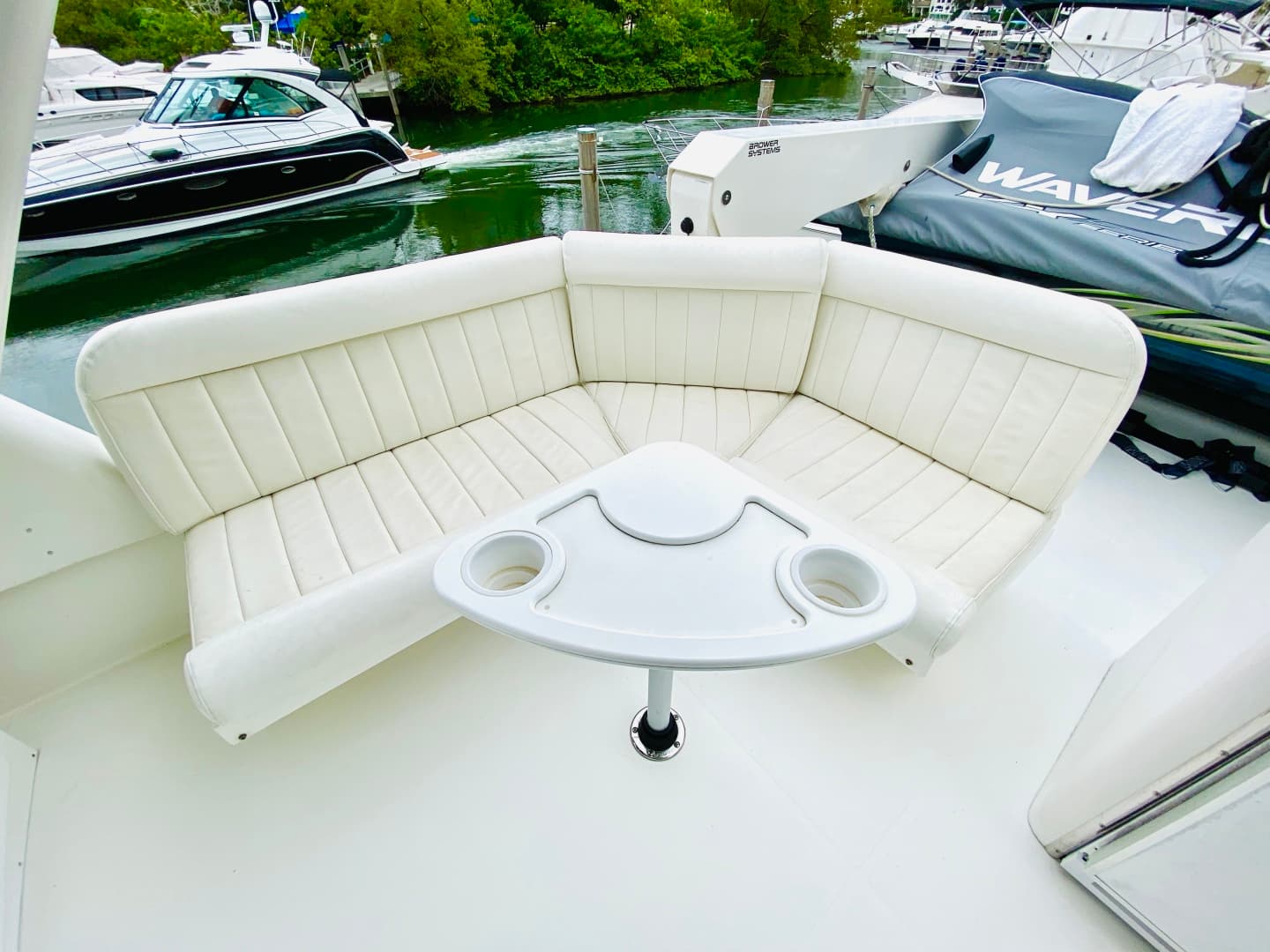 2003 Navigator 5700 Rival