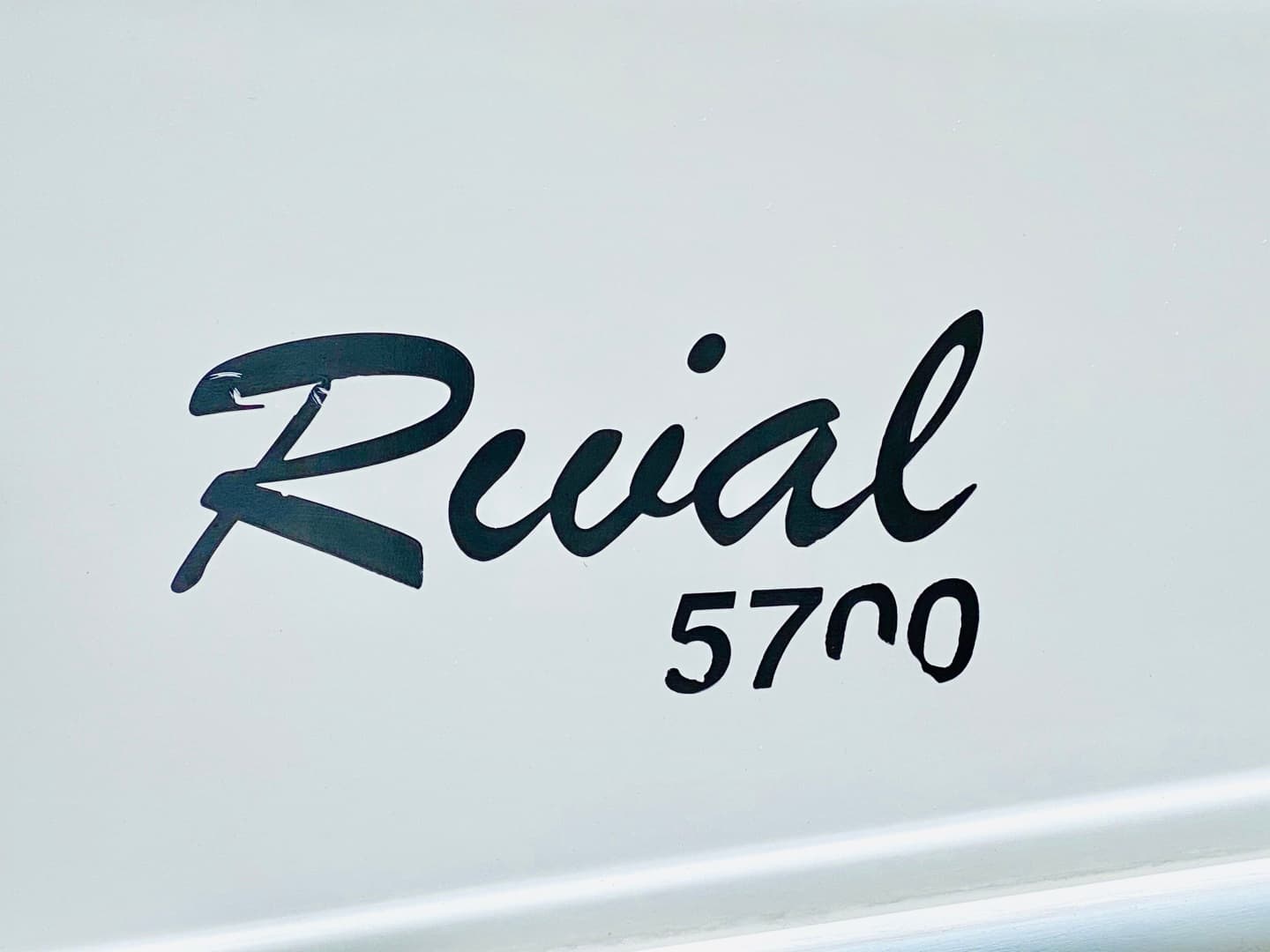 2003 Navigator 5700 Rival