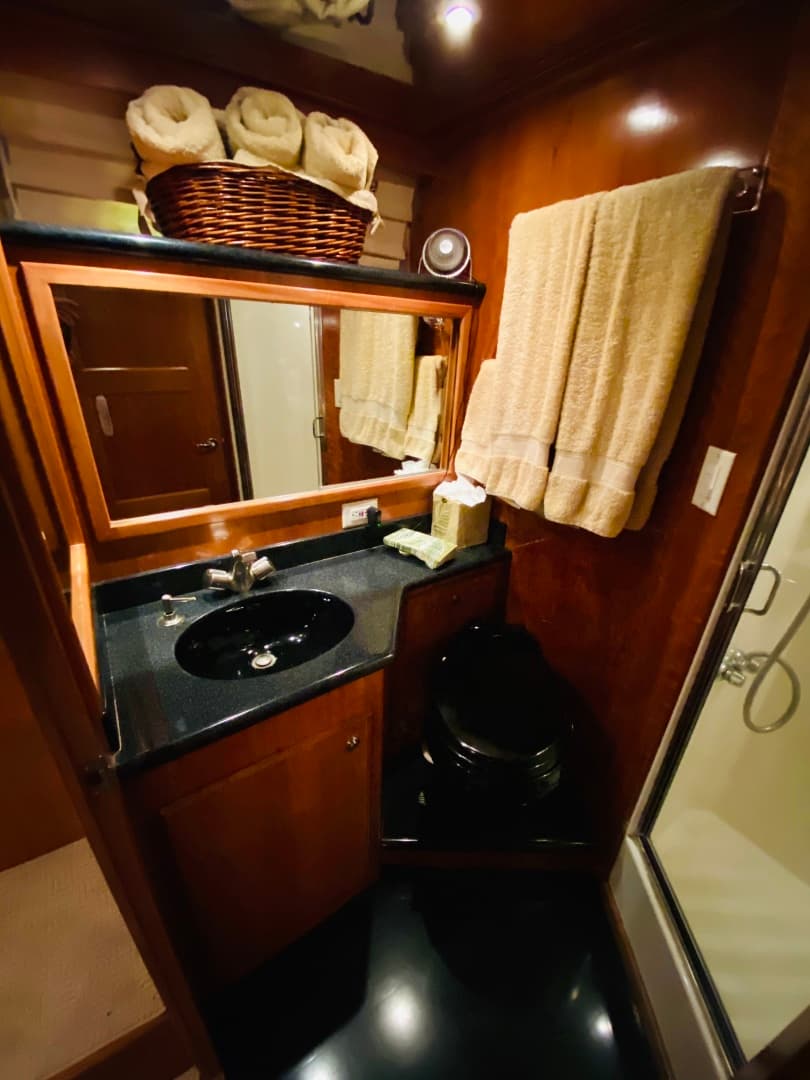 2003 Navigator 5700 Rival