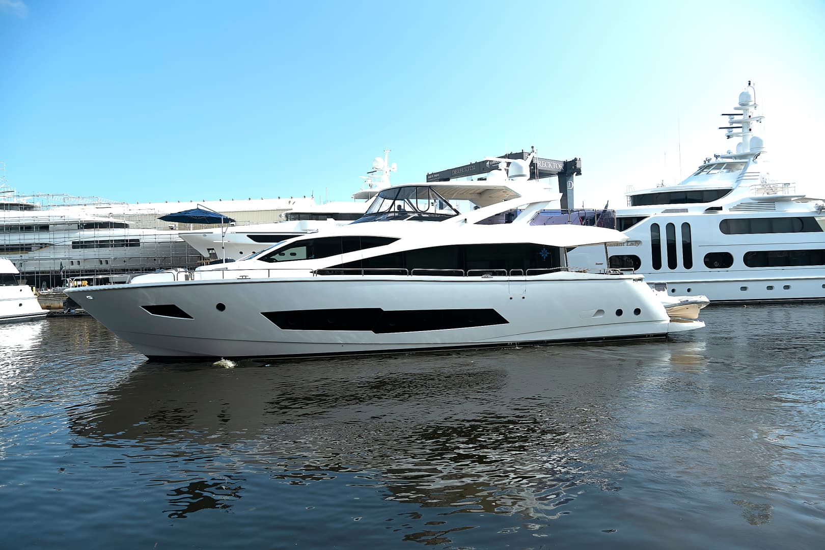 2019 Sunseeker 86 Yacht