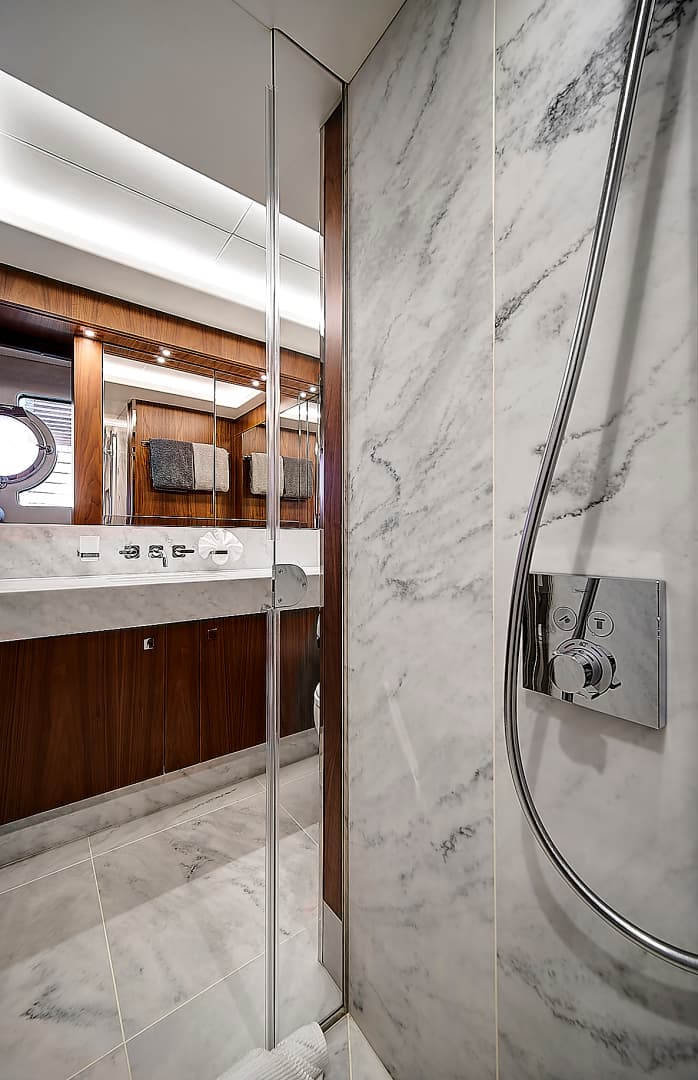 2019 Sunseeker 86 Yacht