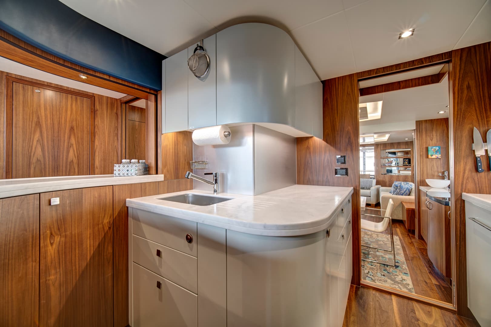 2019 Sunseeker 86 Yacht