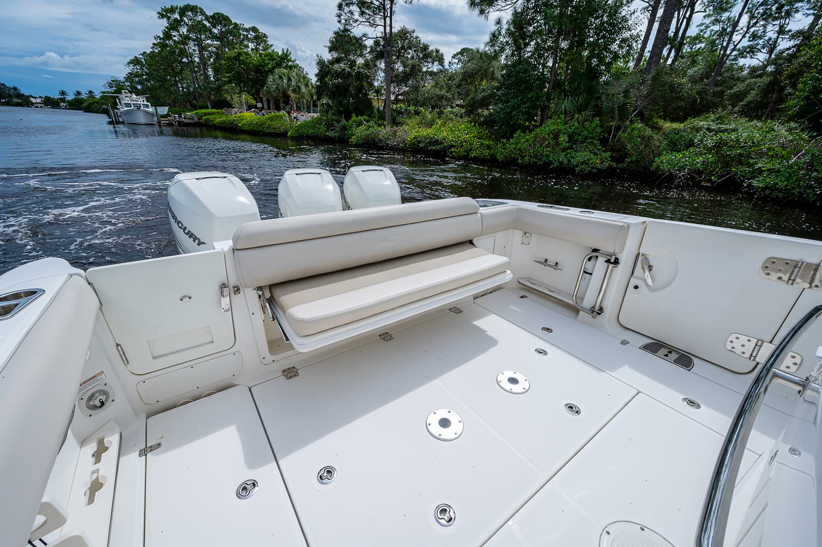 2017 Boston Whaler 370 Outrage