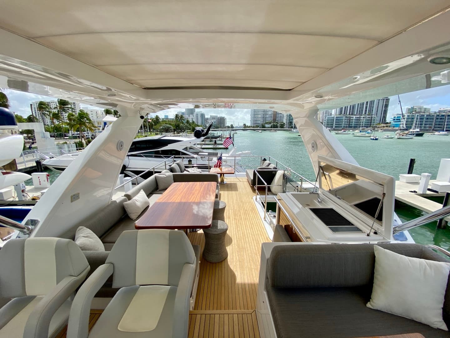 2018 Azimut Flybridge