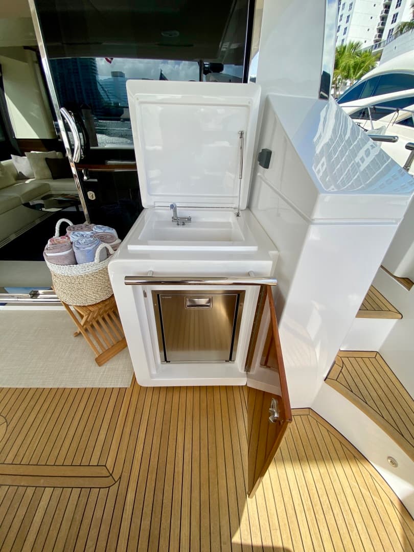 2018 Azimut Flybridge