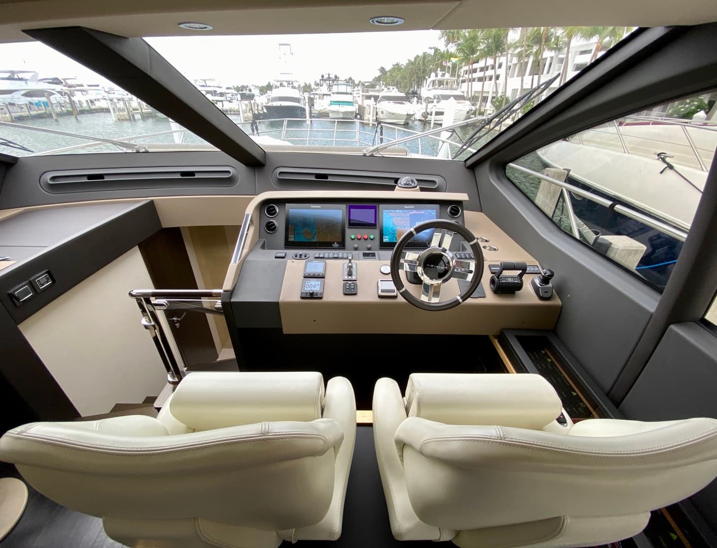 2018 Azimut Flybridge