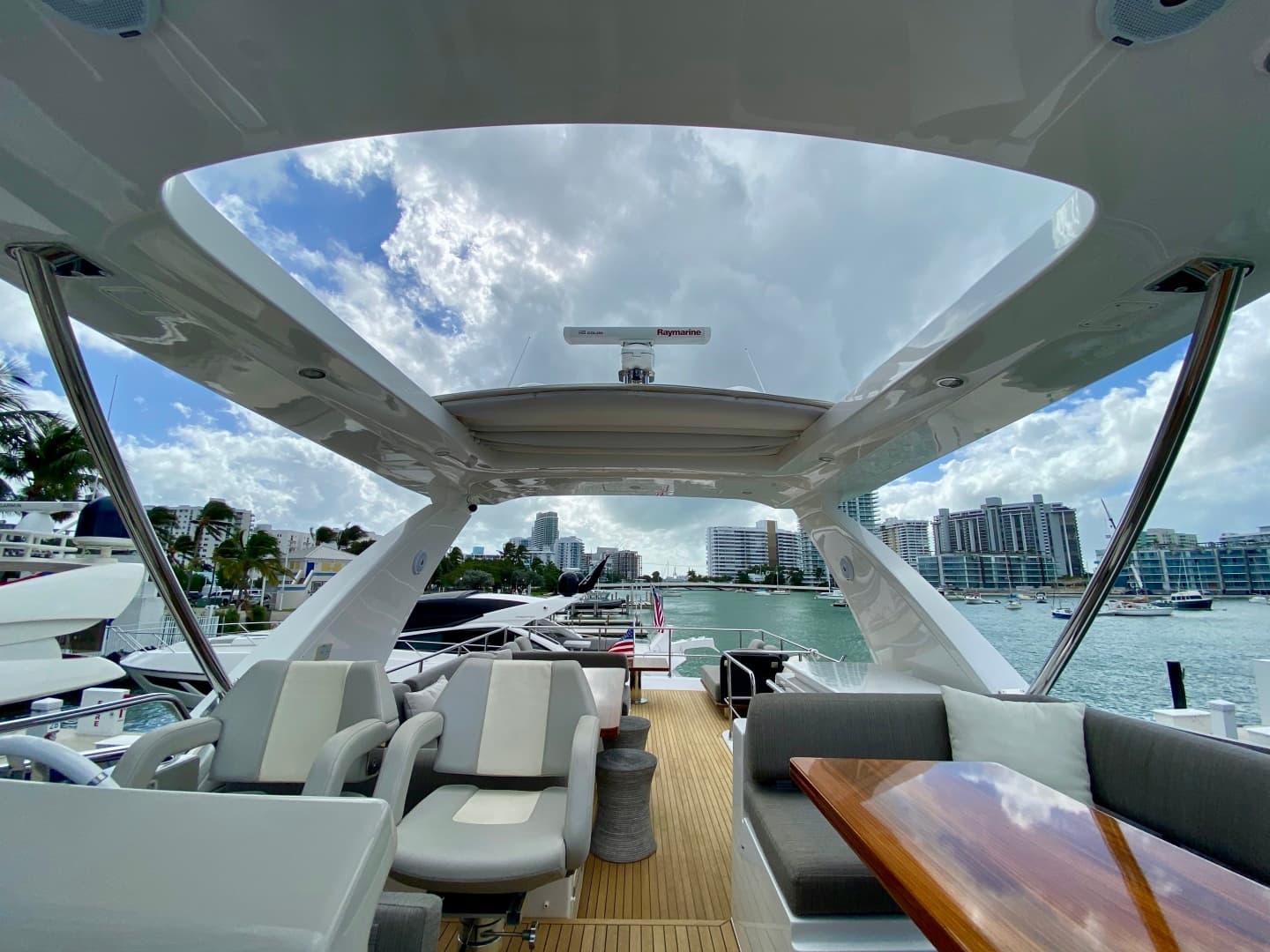 2018 Azimut Flybridge