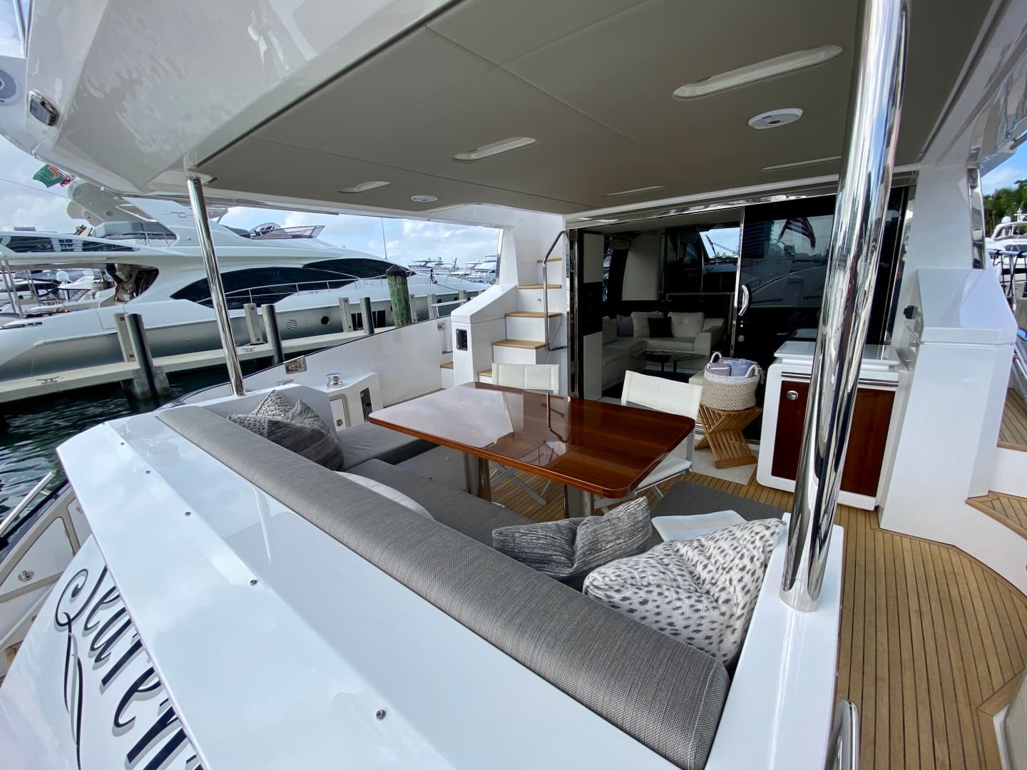 2018 Azimut Flybridge
