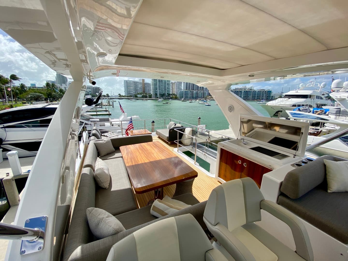2018 Azimut Flybridge