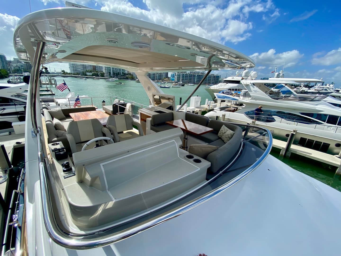 2018 Azimut Flybridge