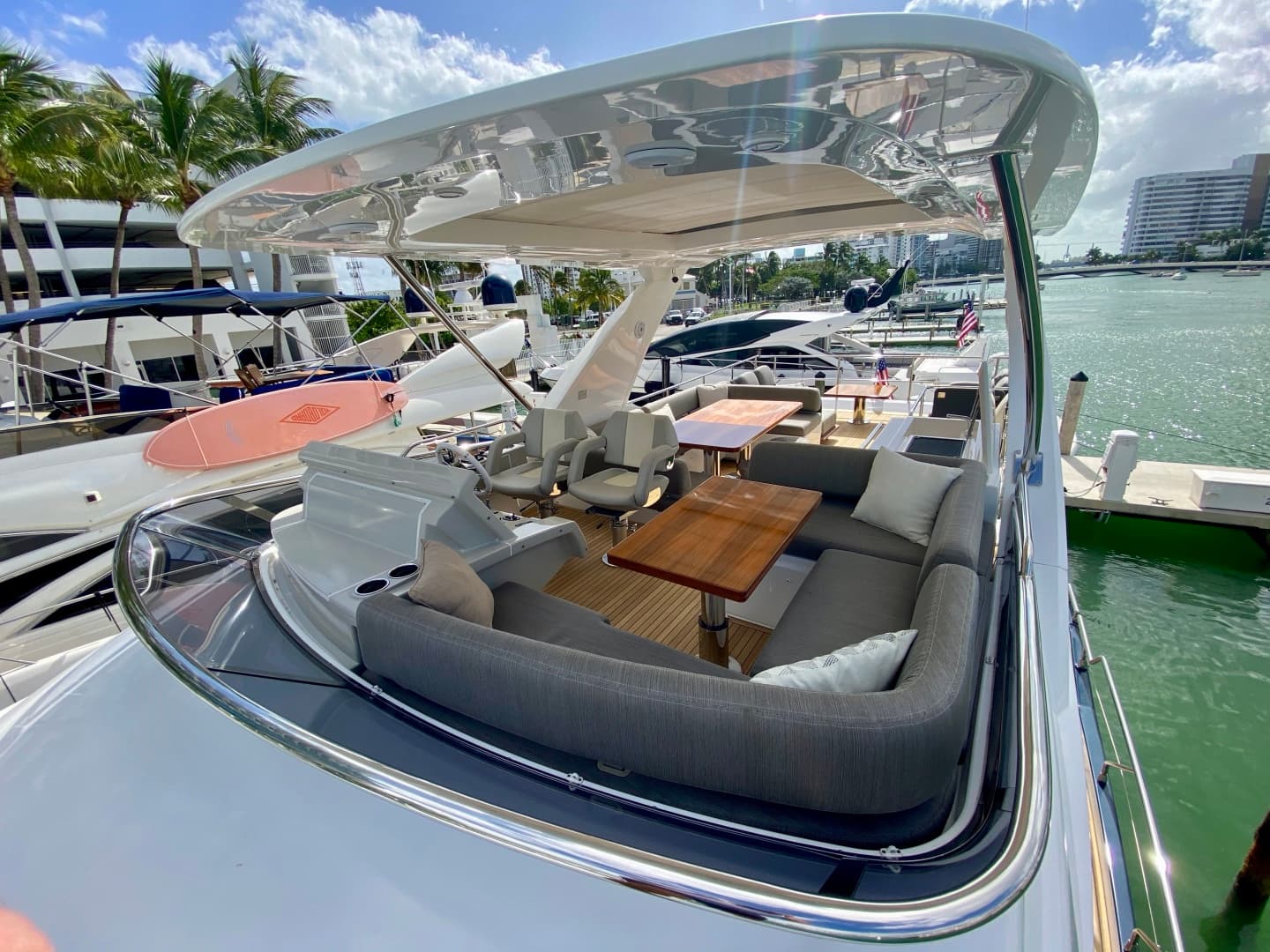 2018 Azimut Flybridge
