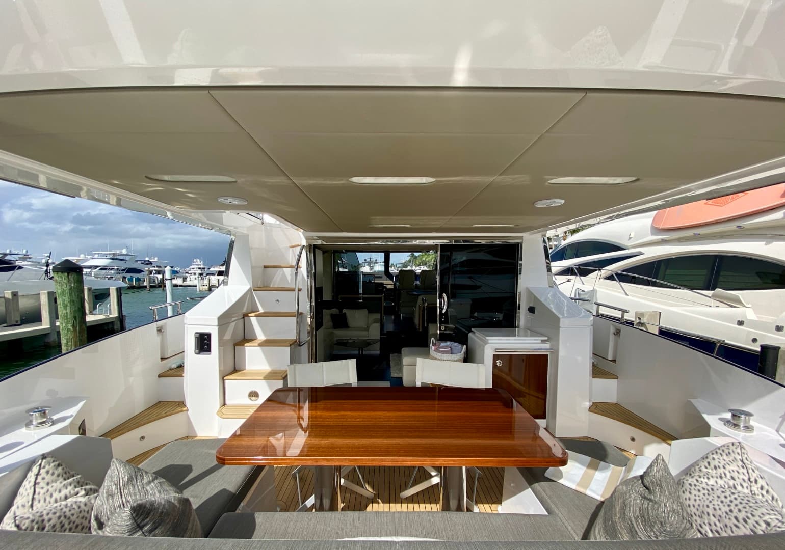 2018 Azimut Flybridge