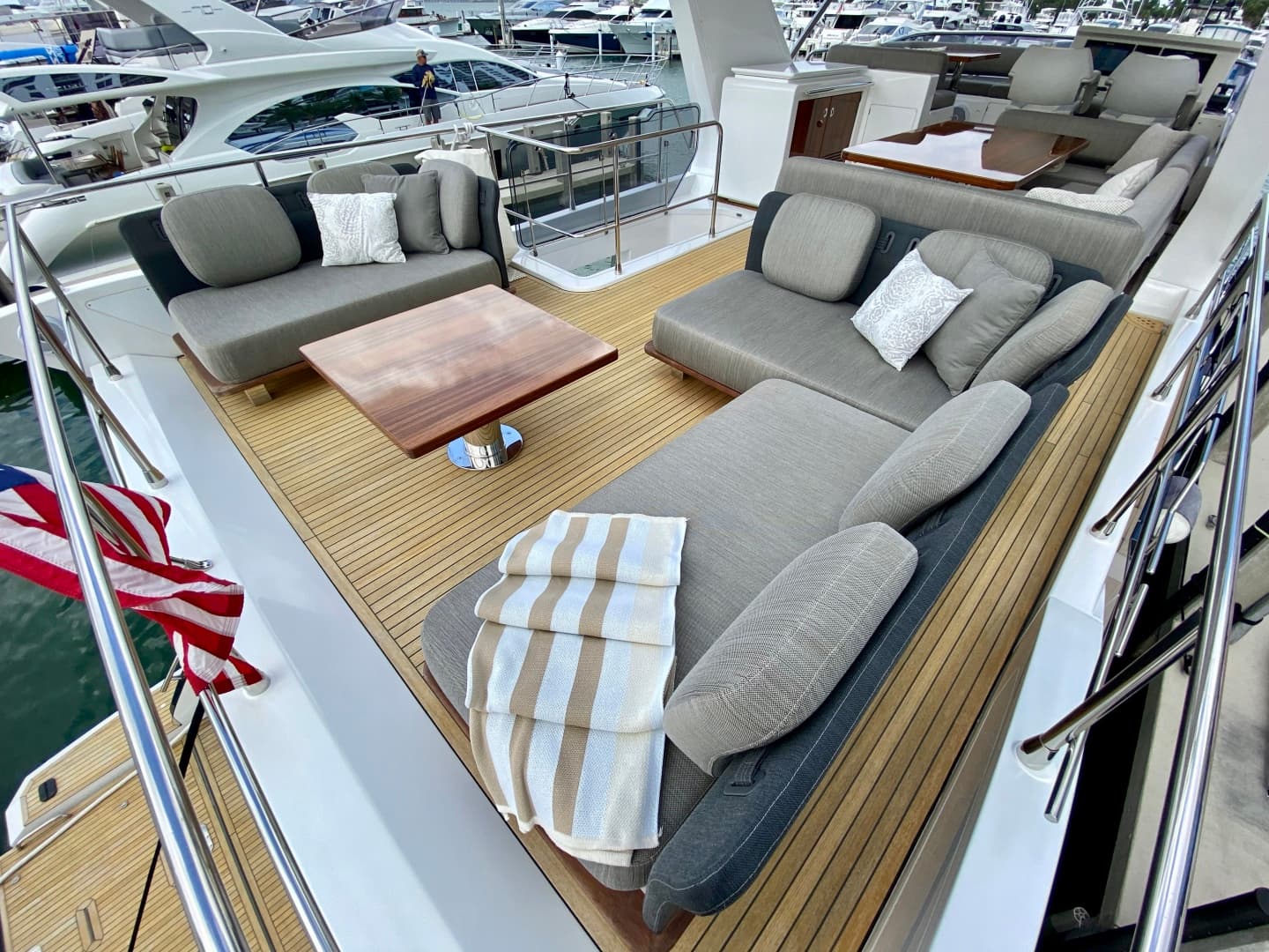 2018 Azimut Flybridge