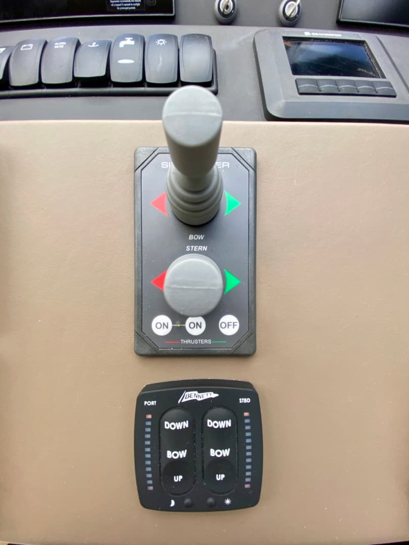 2018 Azimut Flybridge