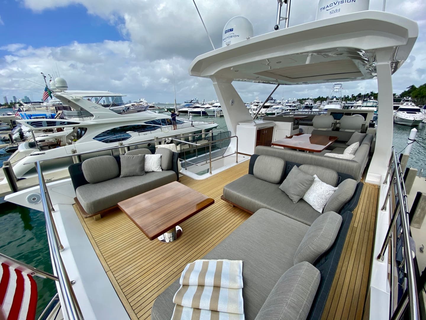 2018 Azimut Flybridge