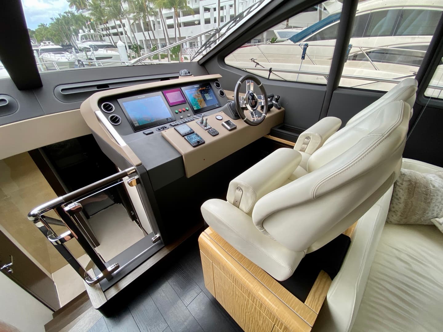 2018 Azimut Flybridge