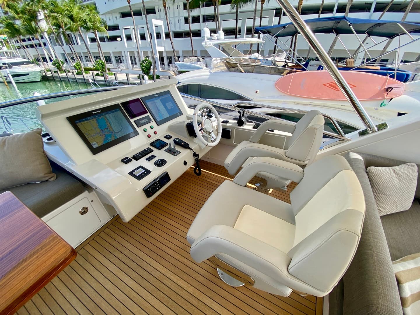 2018 Azimut Flybridge