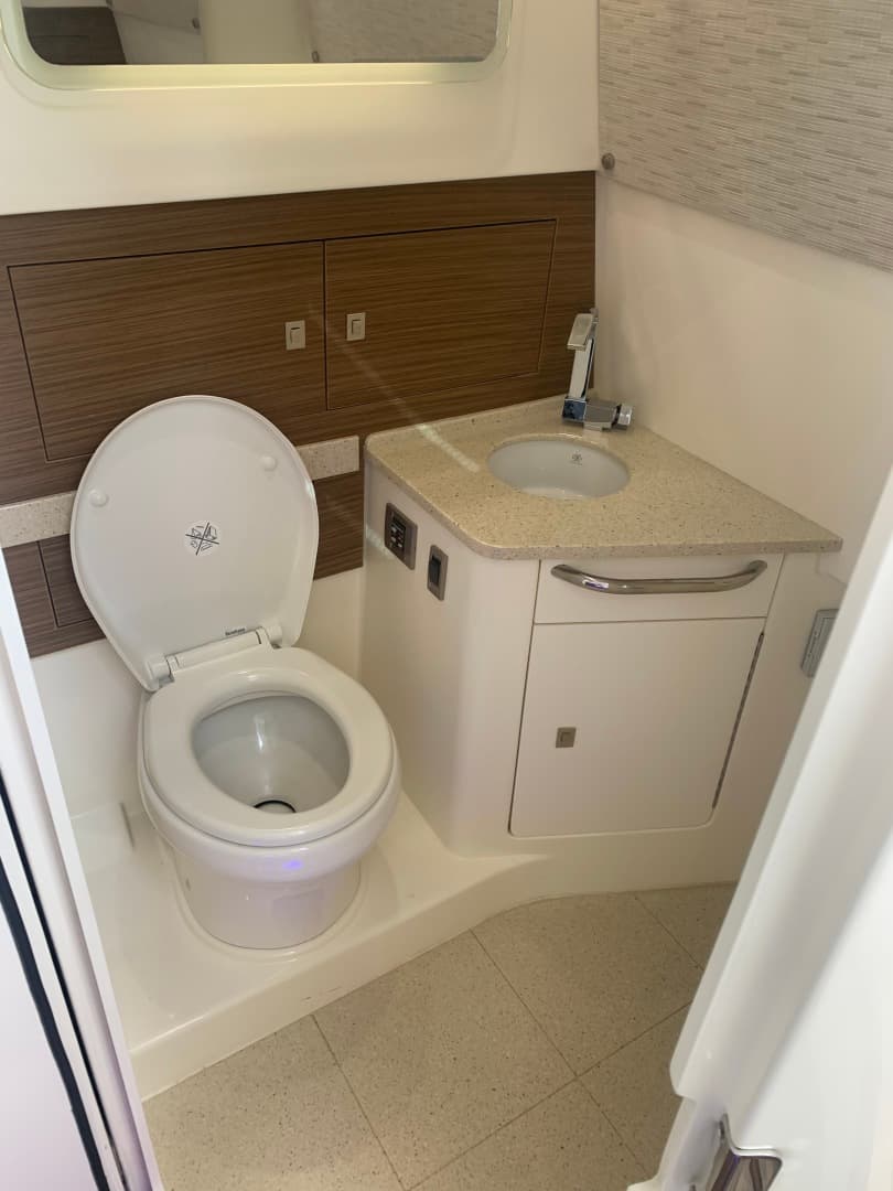 2017 Boston Whaler 420 Outrage