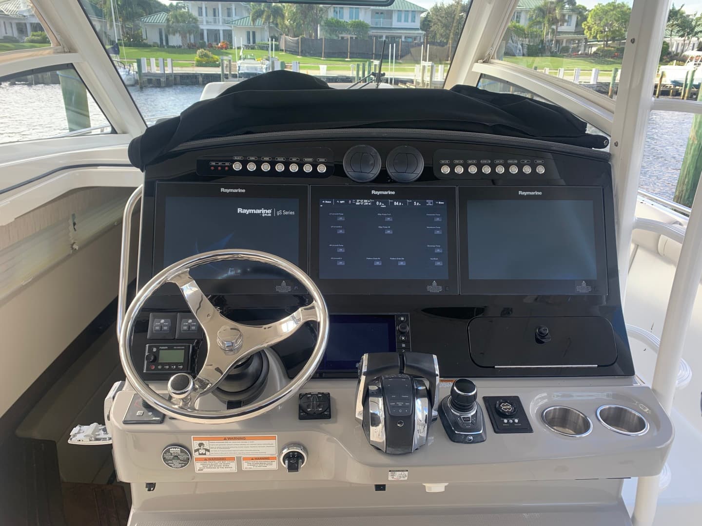 2017 Boston Whaler 420 Outrage