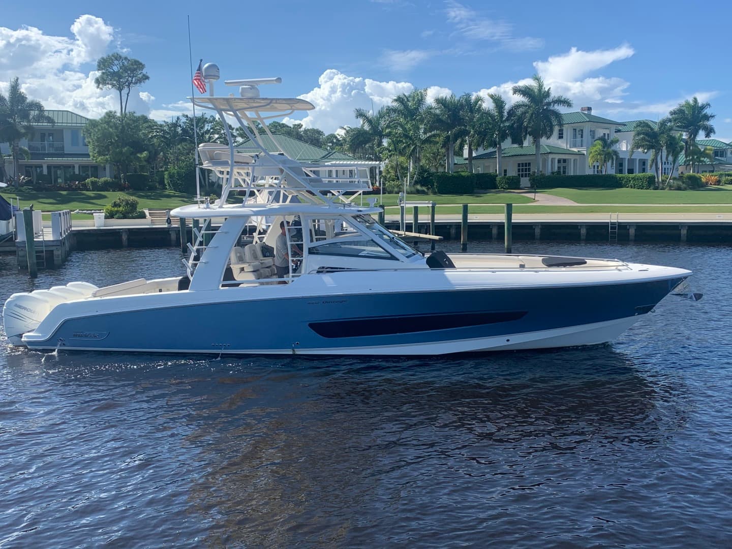 2017 Boston Whaler 420 Outrage