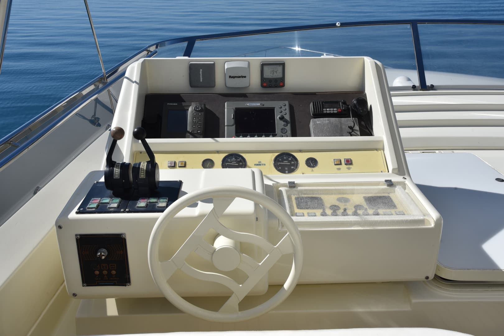 1997 Ferretti Yachts 80