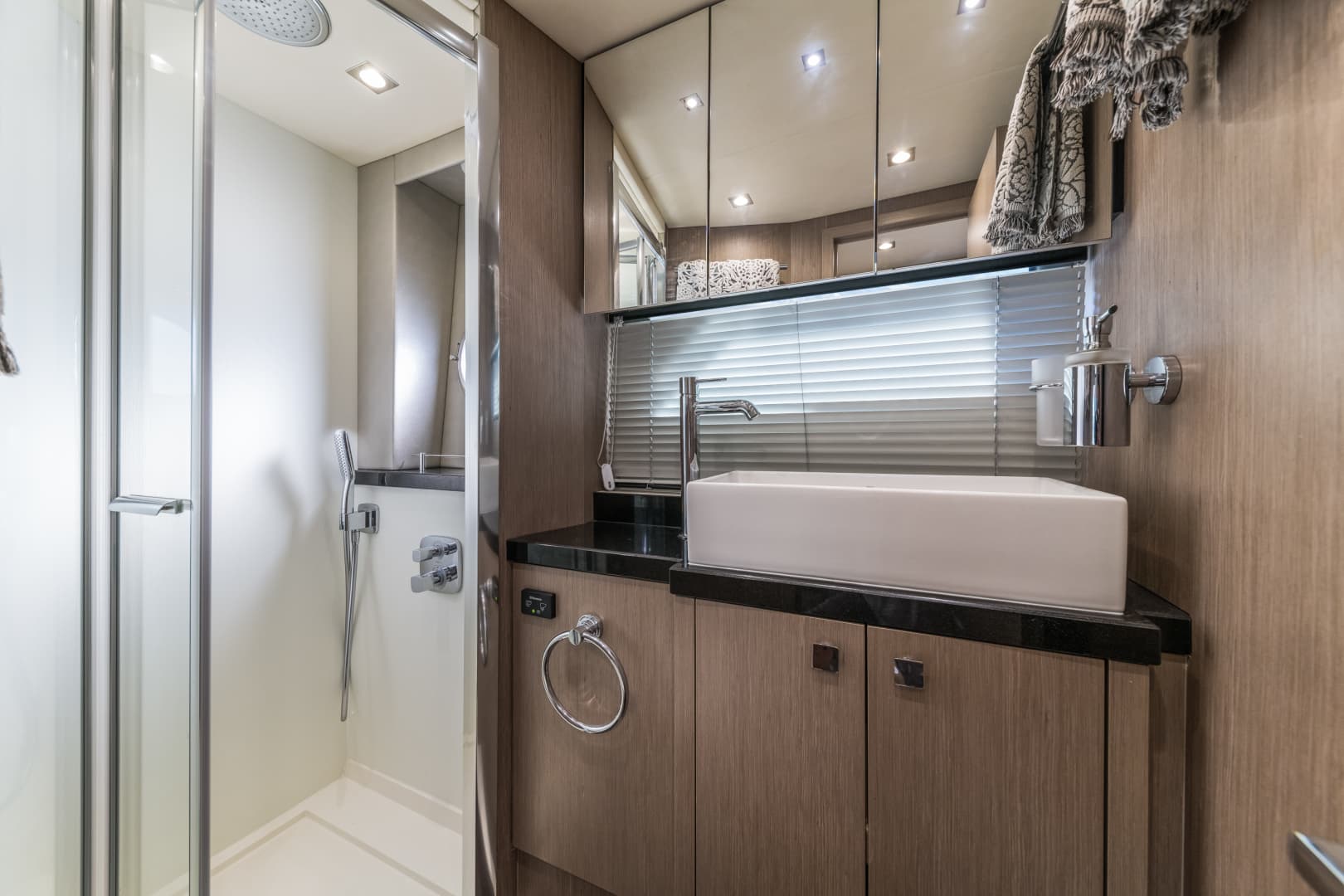 2017 Sunseeker Predator