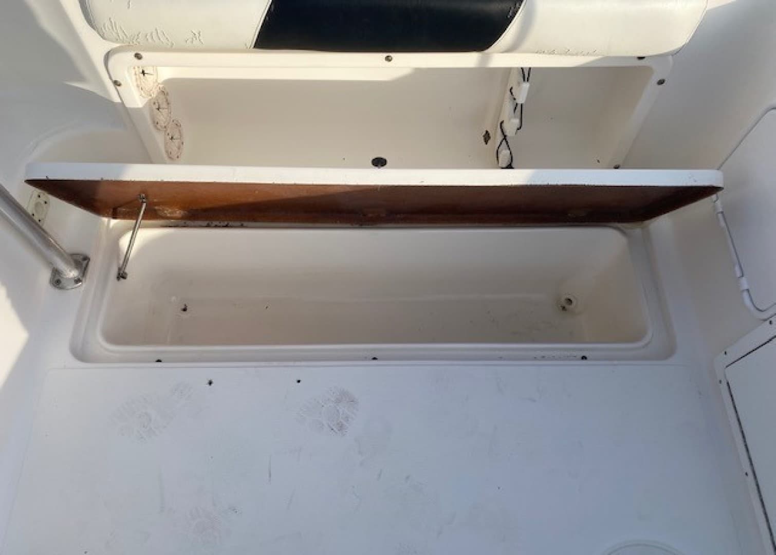 2001 Century 2300 Walkaround