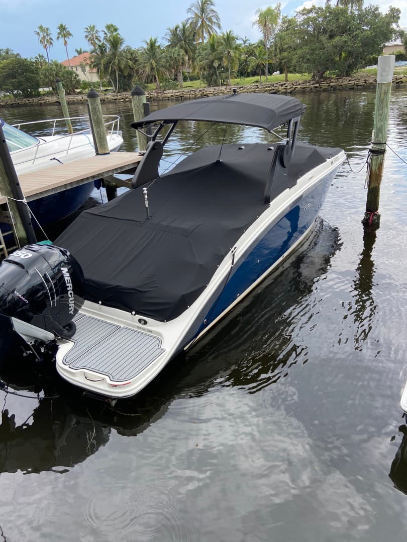 2019 Sea Ray SDX 270 Outboard