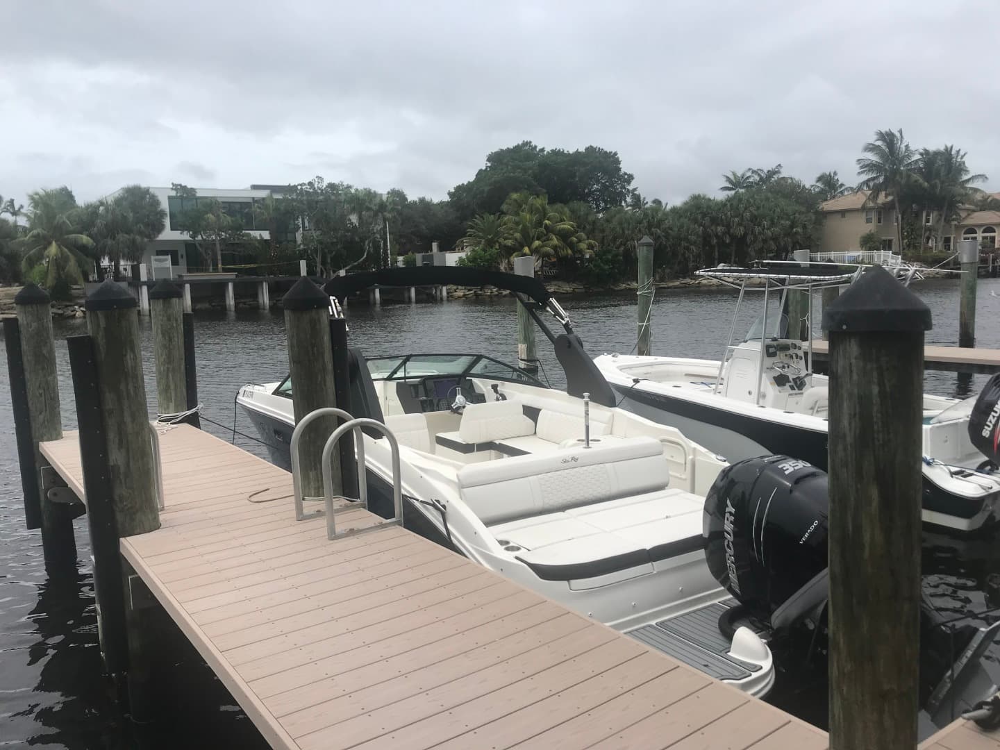 2019 Sea Ray SDX 270 Outboard