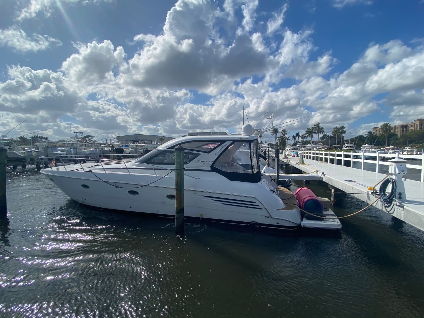 2000 Carver Trojan 440 Express