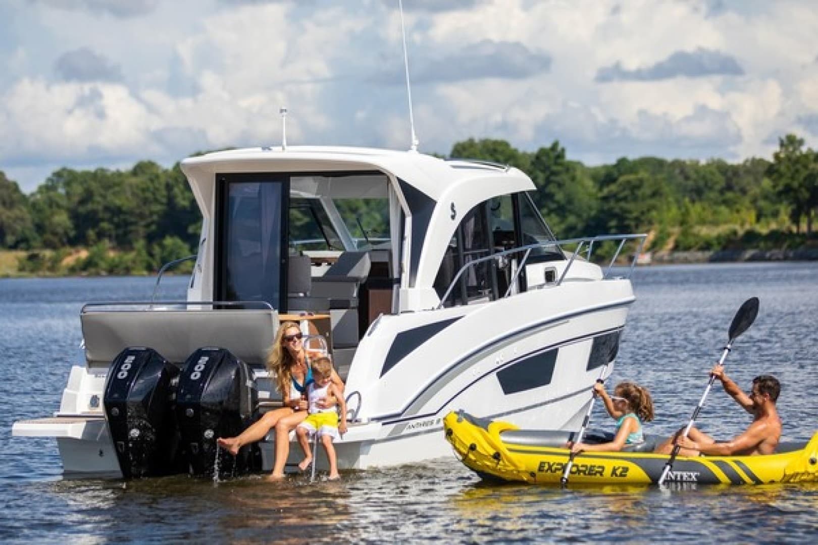 2025 Beneteau Antares 9