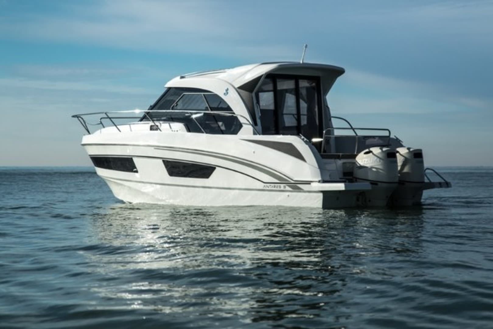 2025 Beneteau Antares 9