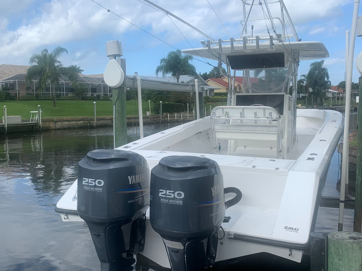 2001 Venture 34 Center Console