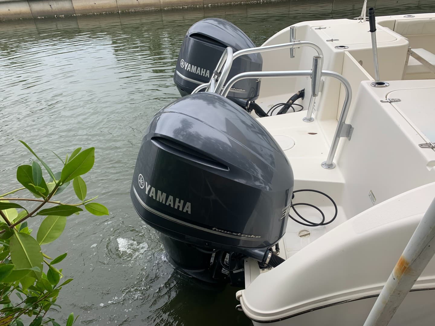 2015 World Cat 320 EC