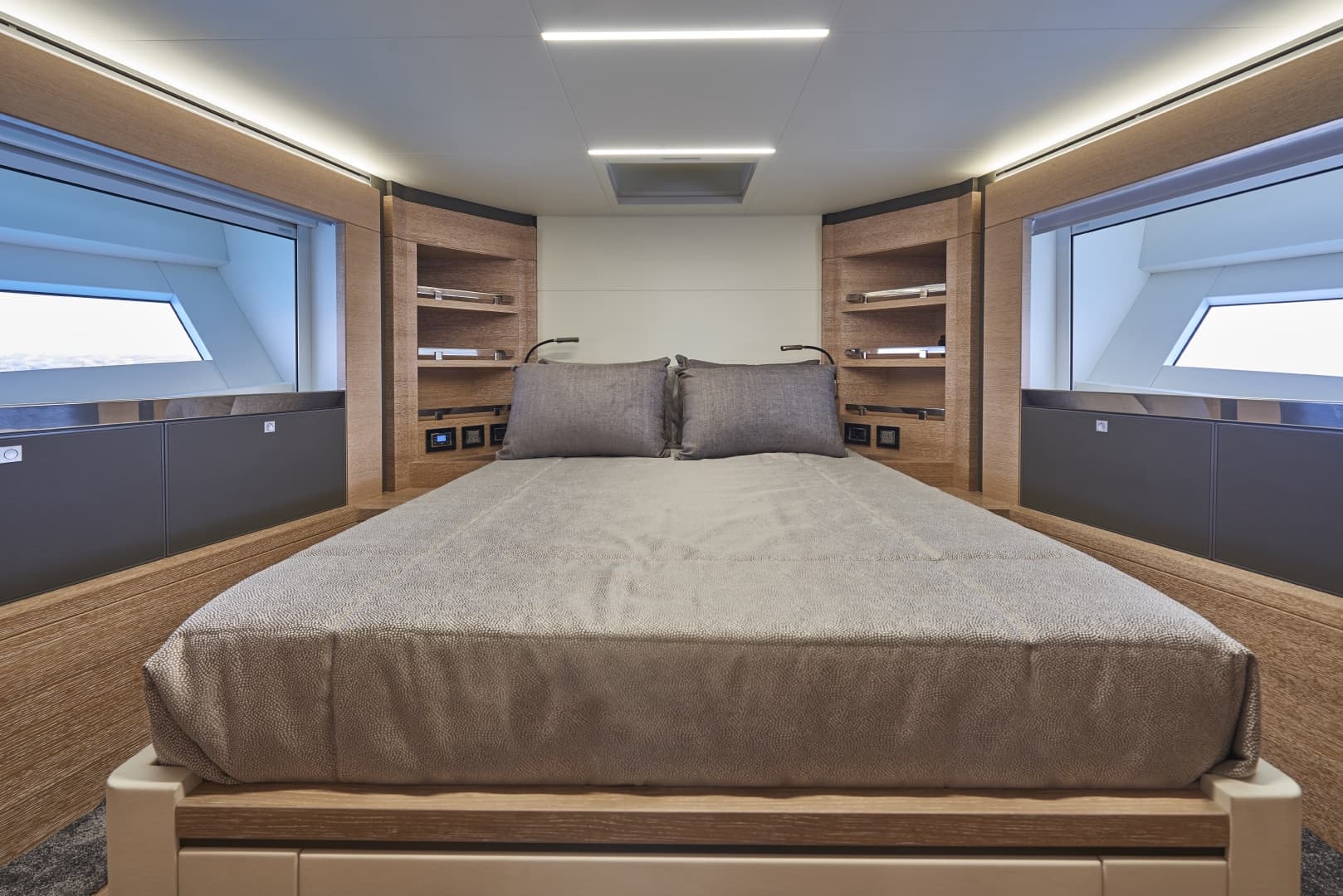 2021 Astondoa 66 Flybridge