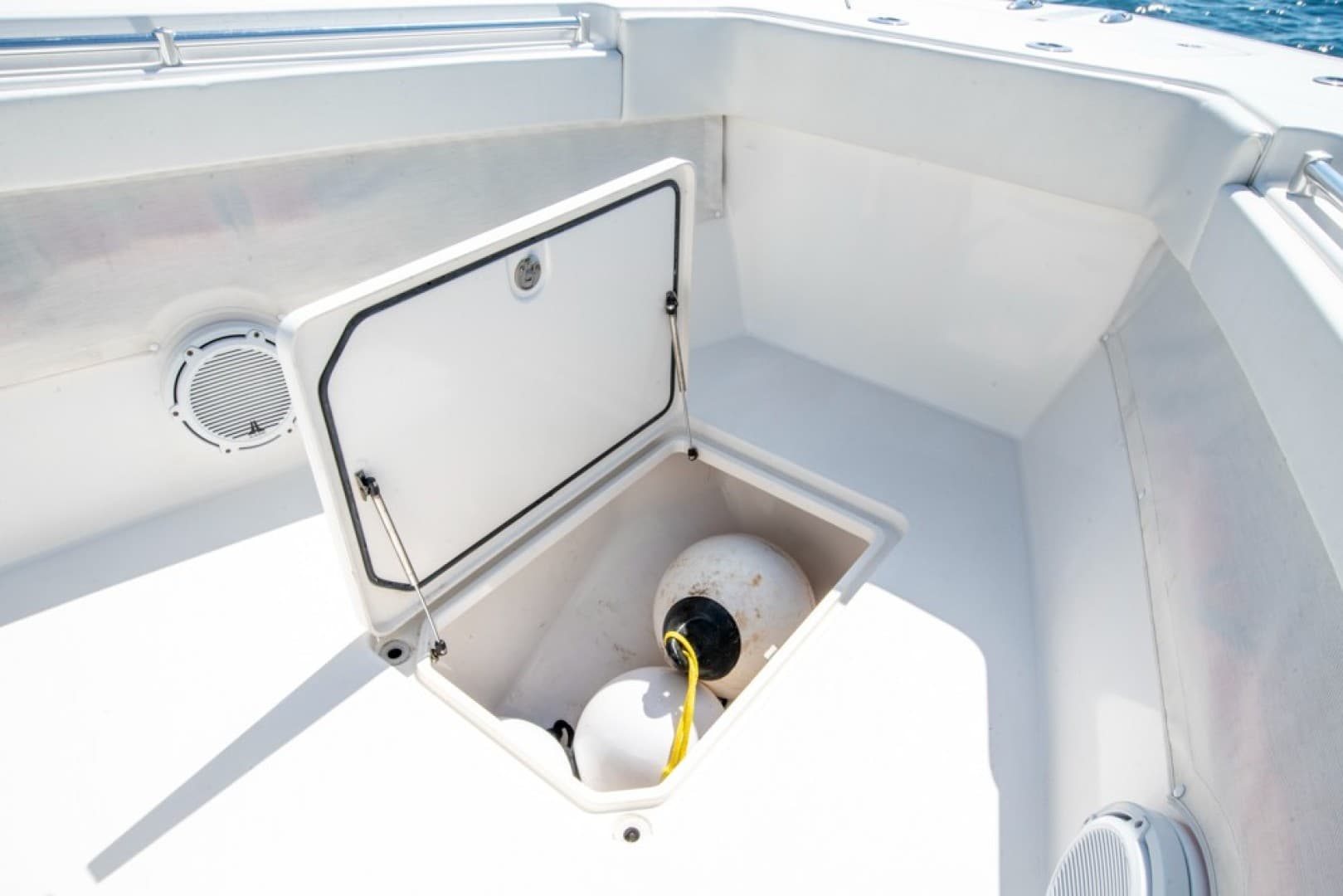 2011 Invincible 42CC