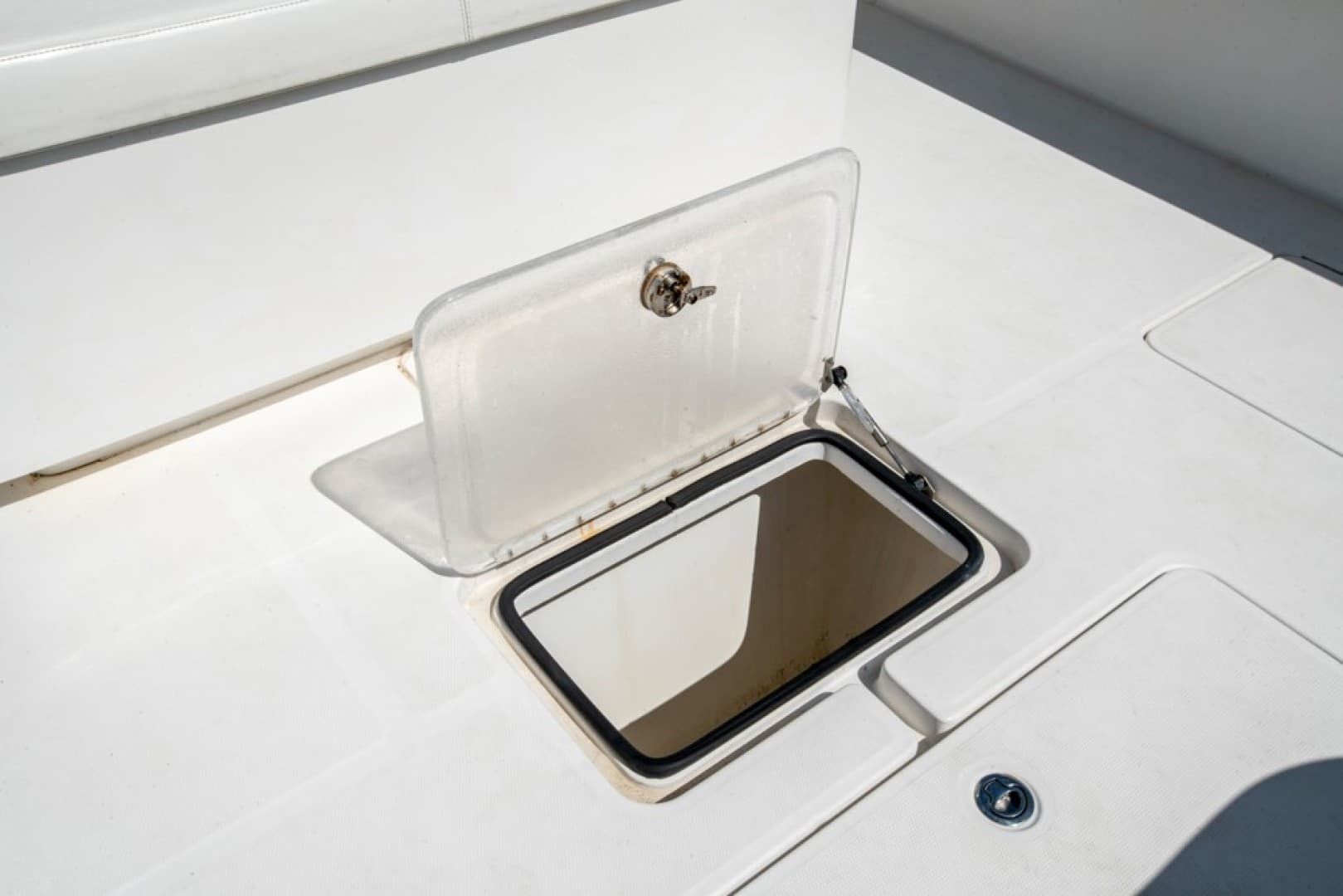 2011 Invincible 42CC