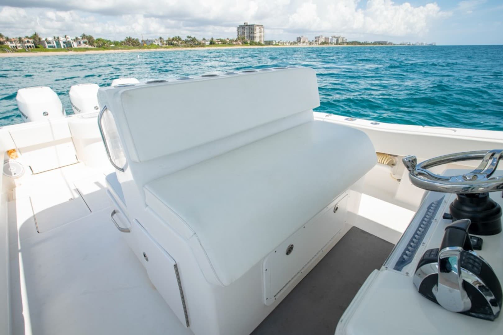 2011 Invincible 42CC