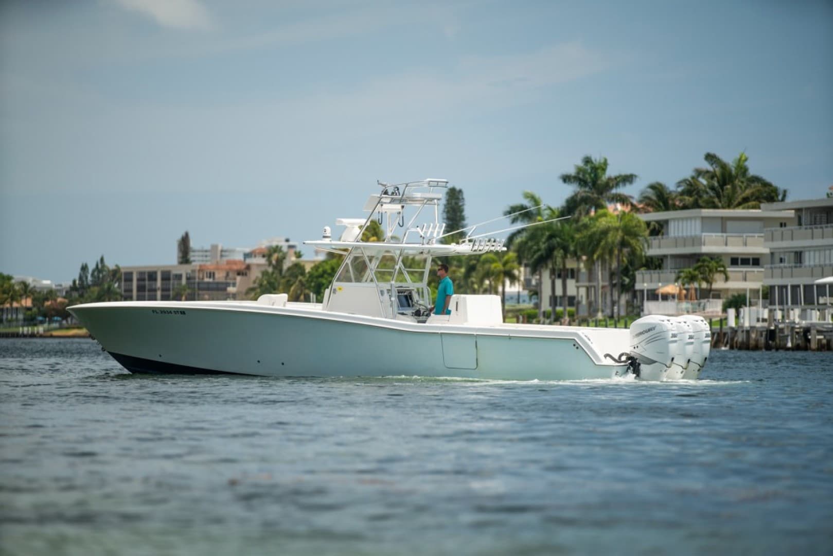 2011 Invincible 42CC