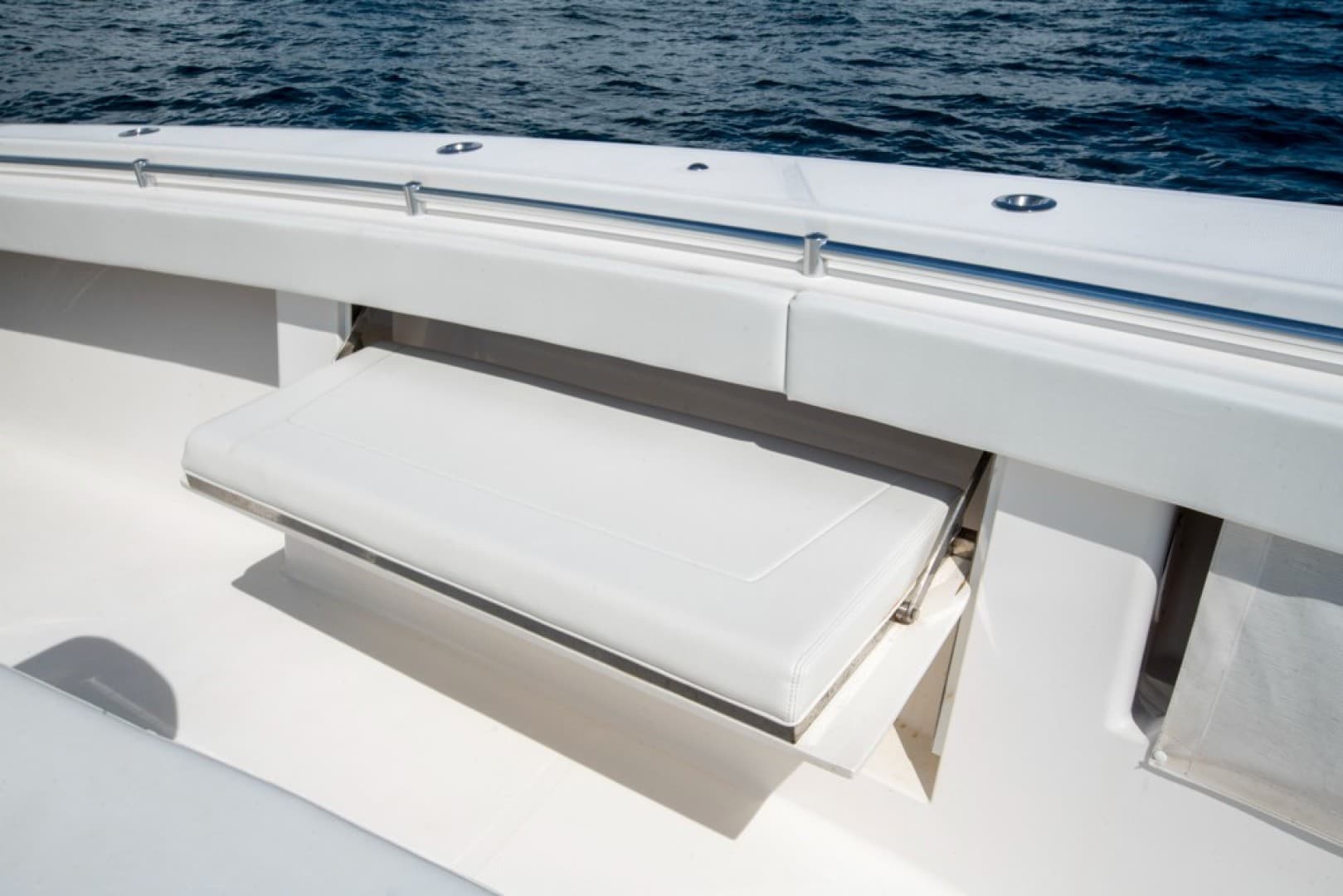 2011 Invincible 42CC