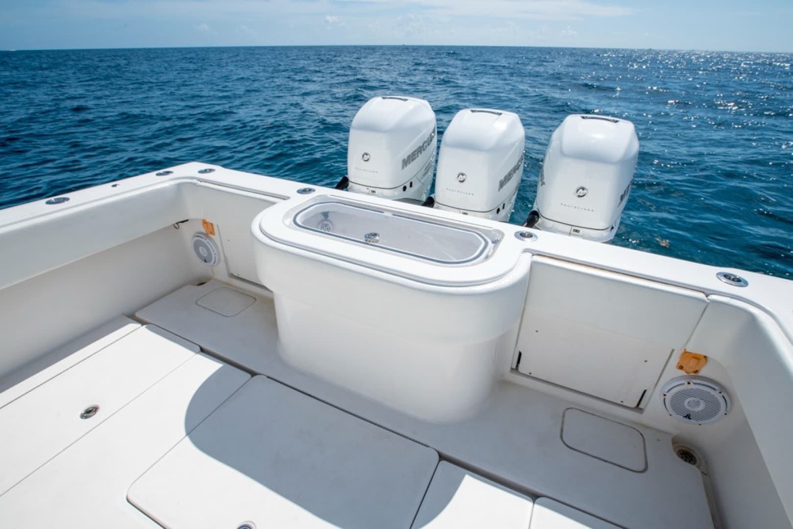 2011 Invincible 42CC