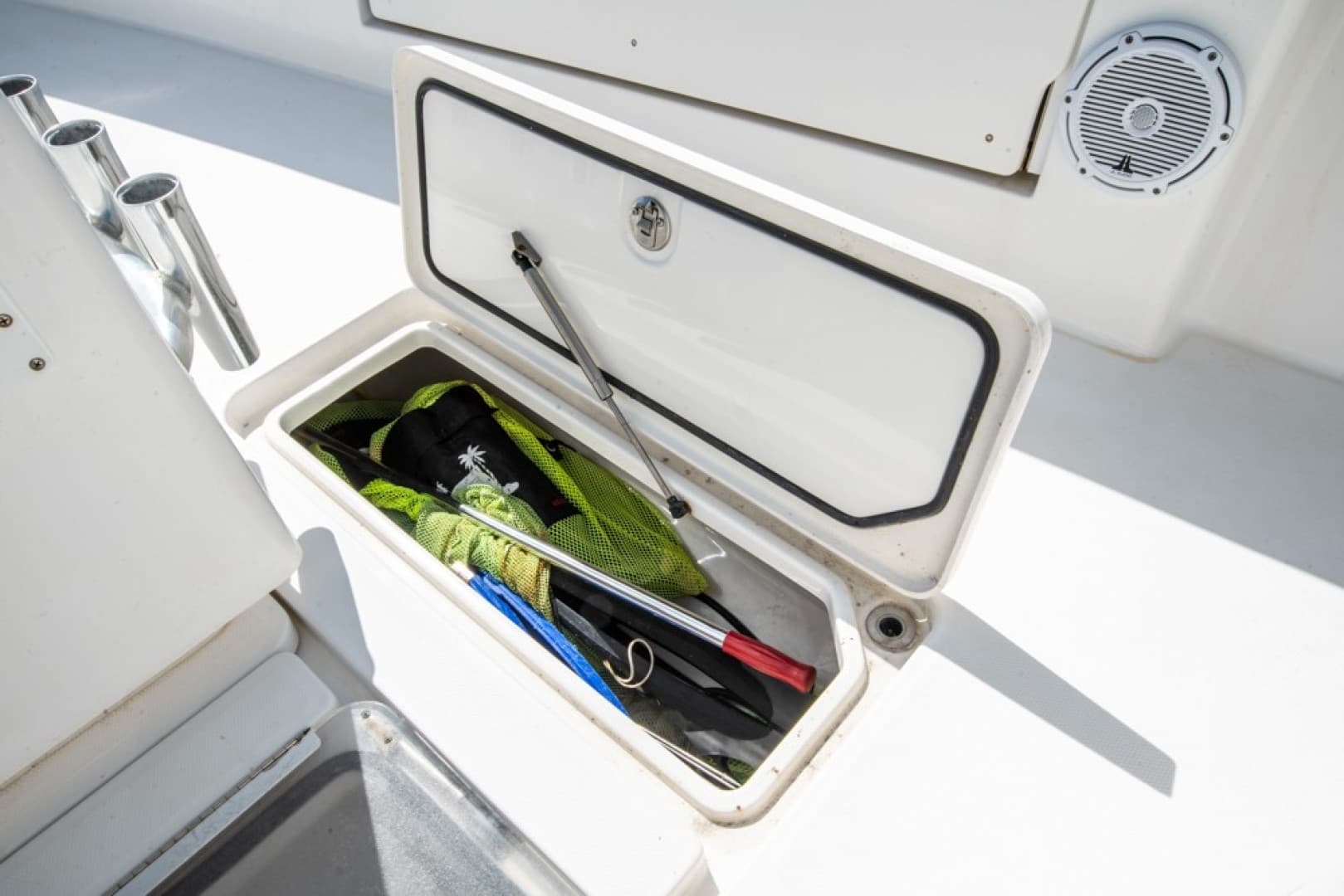 2011 Invincible 42CC