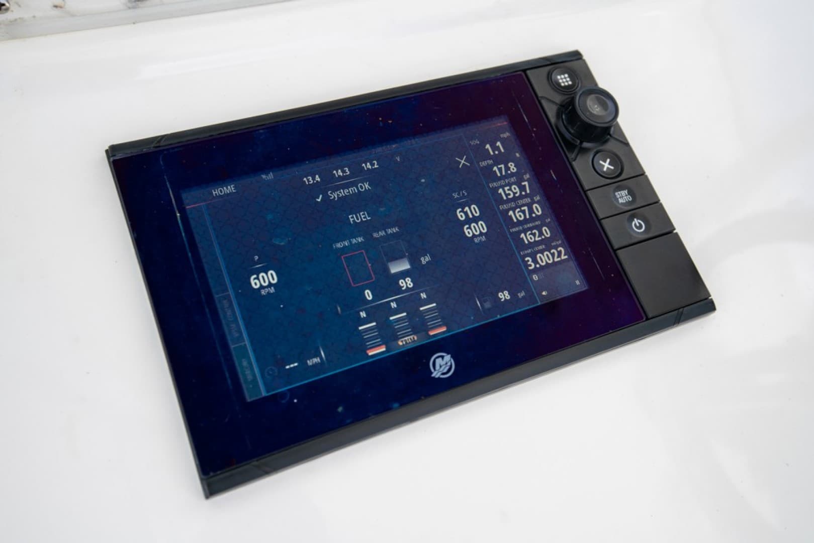 2011 Invincible 42CC