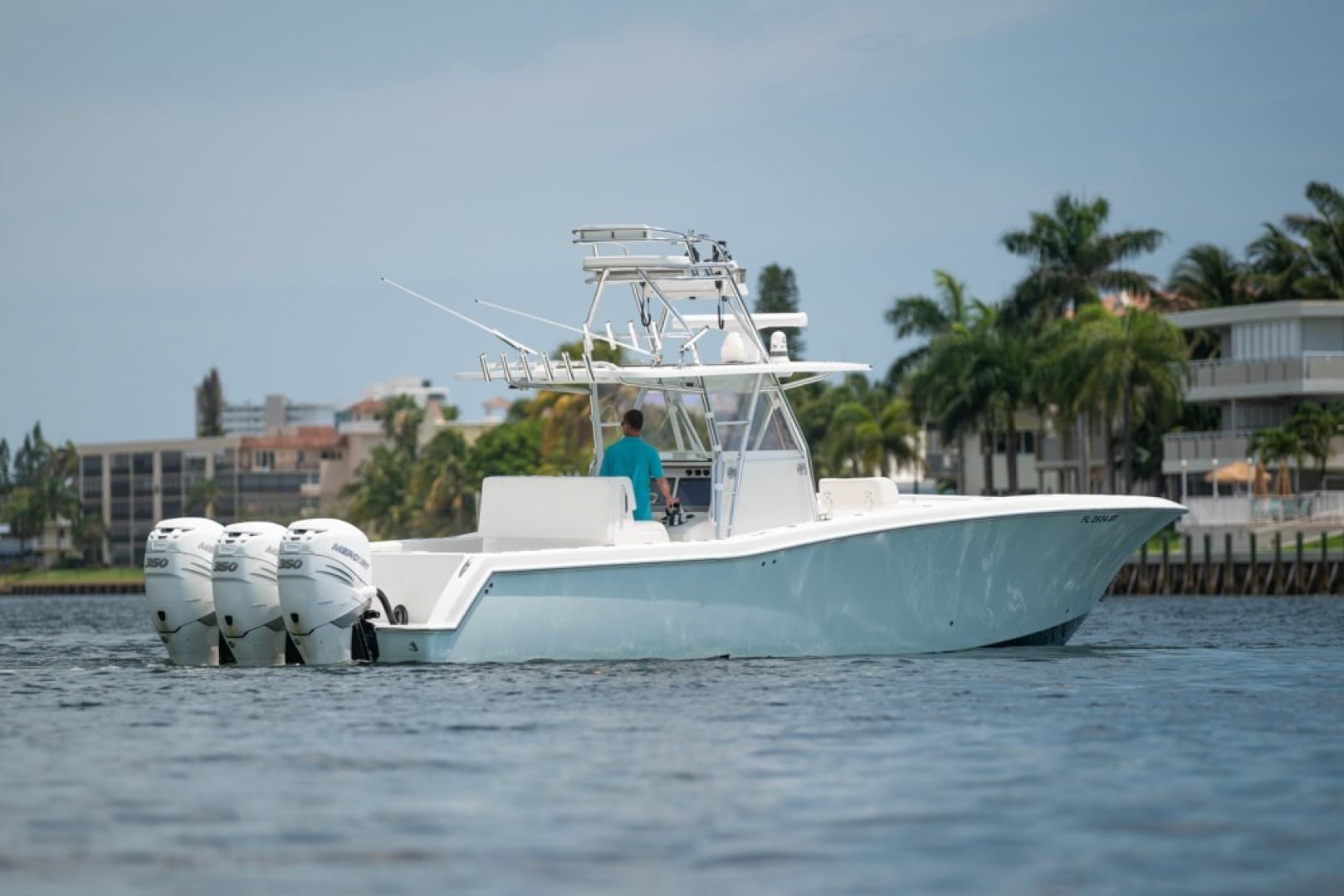 2011 Invincible 42CC