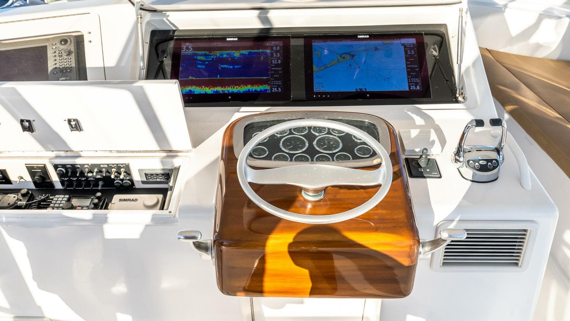 2002 Viking 52 Convertible