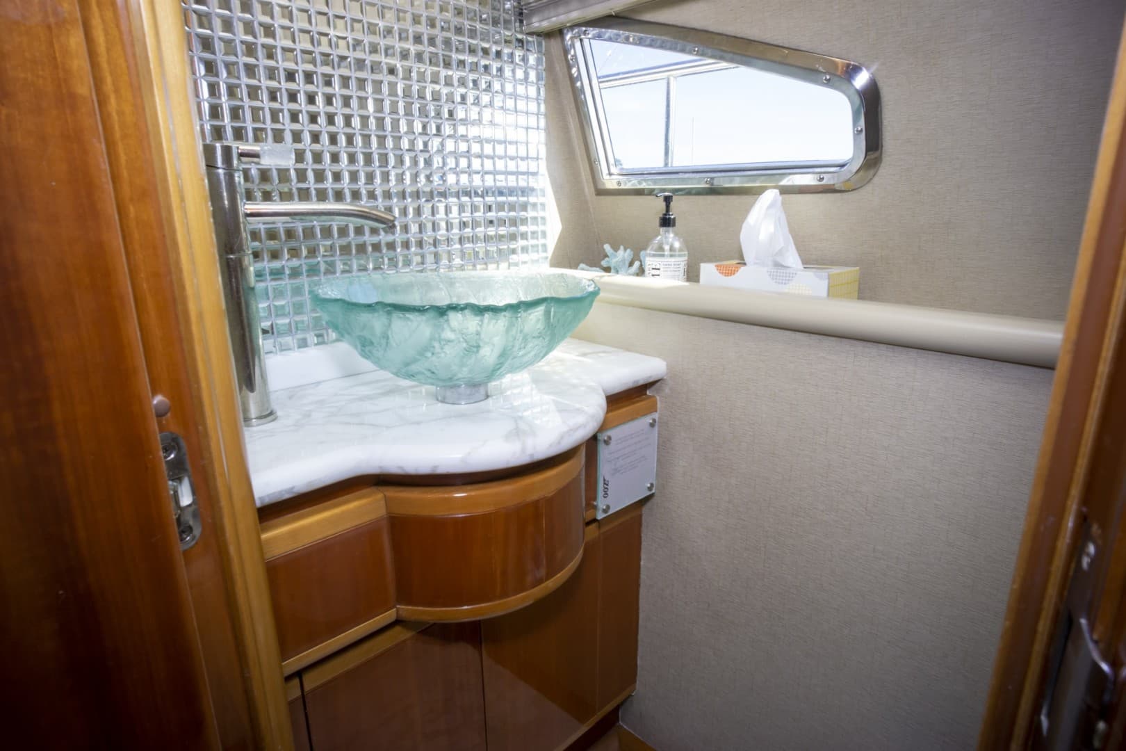 2000 Ferretti Yachts Custom Line 94