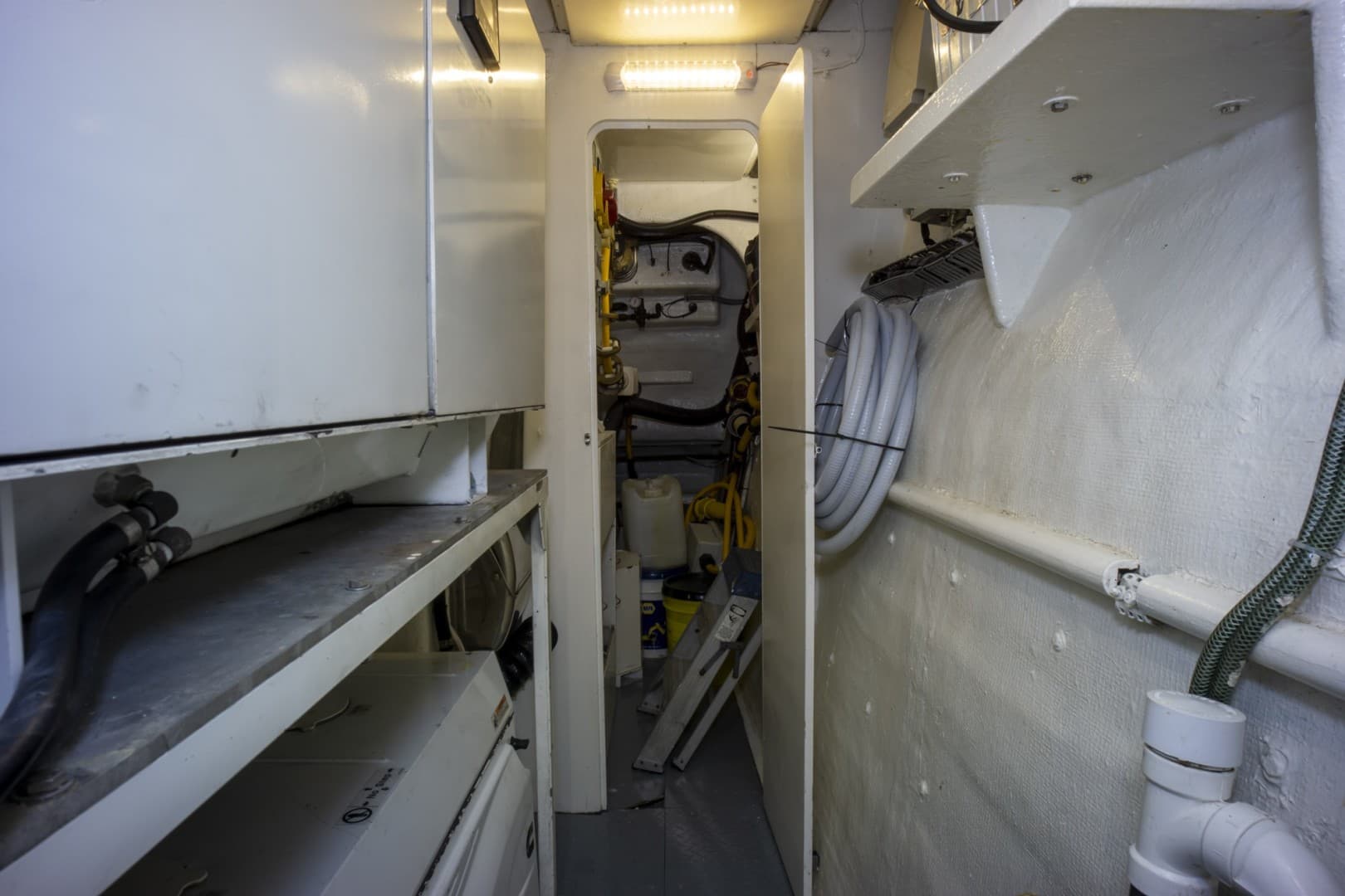 2000 Ferretti Yachts Custom Line 94