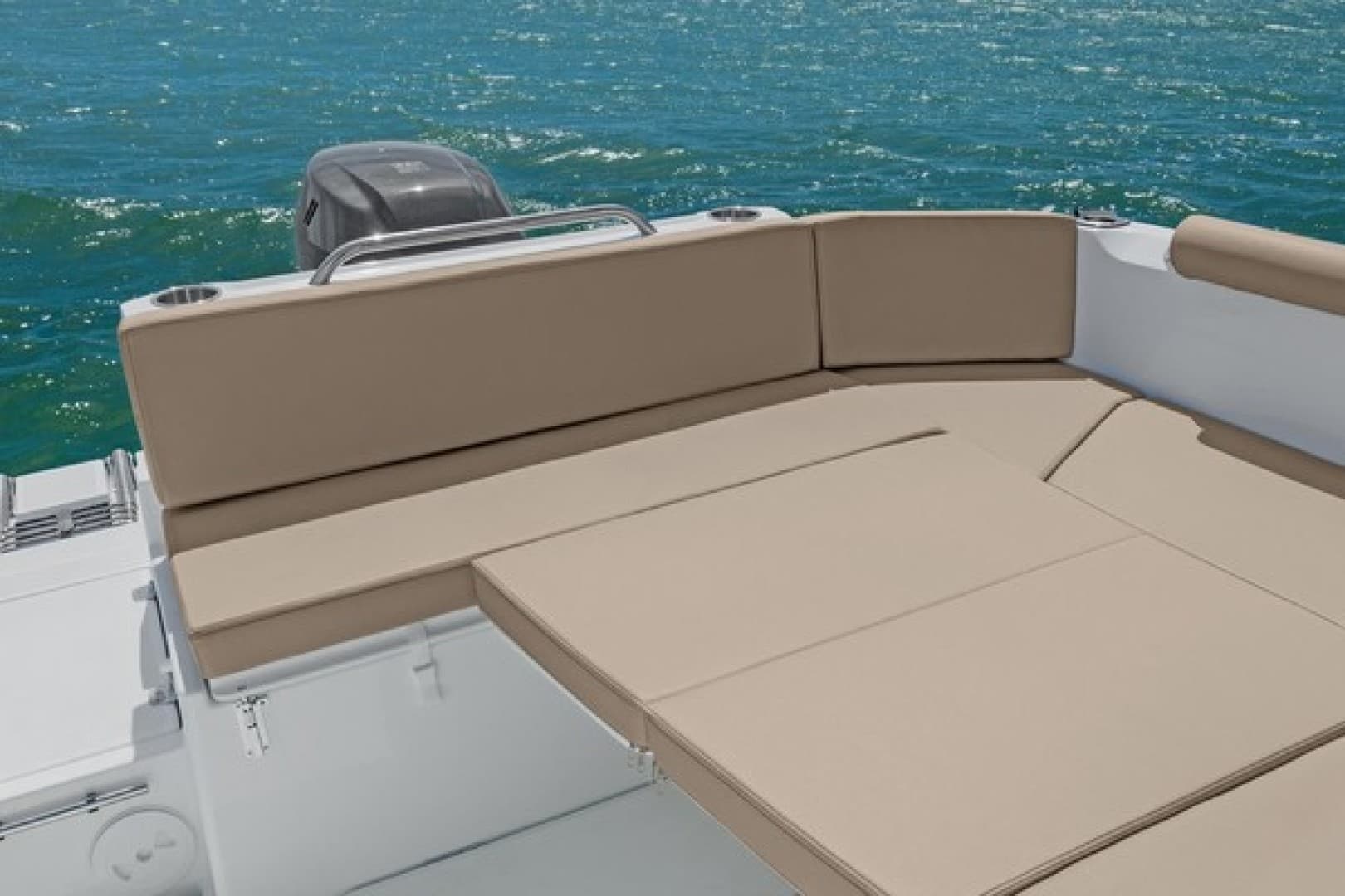 2026 Beneteau Antares 7